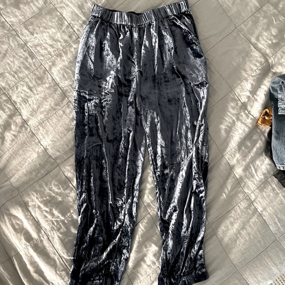 Anthropologie | Ett:Twa Velvet Cropped Pants - Picture 2 of 4